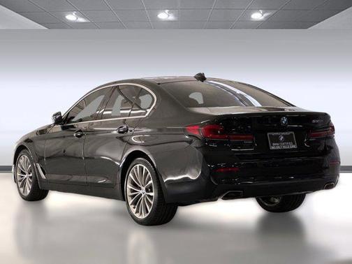2022 BMW 530 i