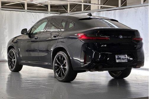 2023 BMW X4 xDrive30i