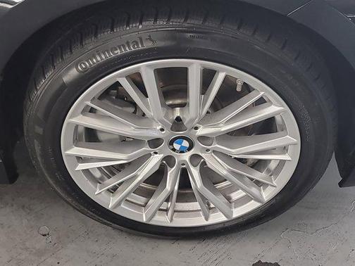 2023 BMW 330 330i
