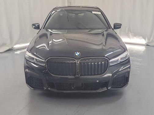 2022 BMW 750 i xDrive
