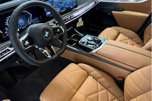 2026 BMW 740 740i