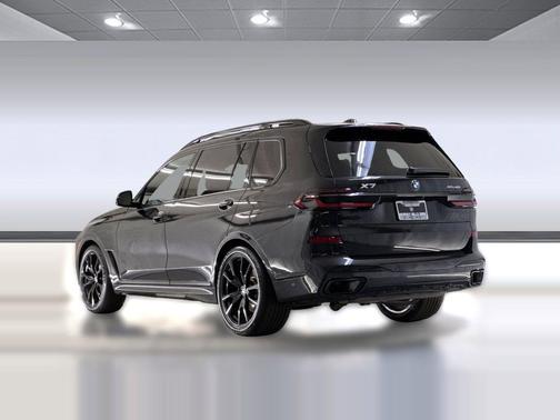 Black Sapphire Metallic 2024 BMW X7 xDrive40i