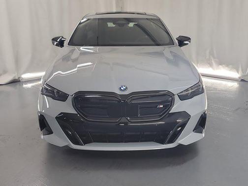 2025 BMW i5 M60