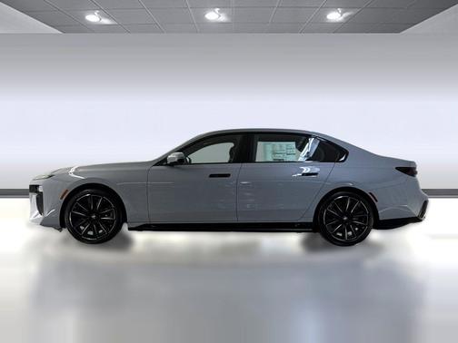 Brooklyn Grey Metallic 2026 BMW i7 eDrive50