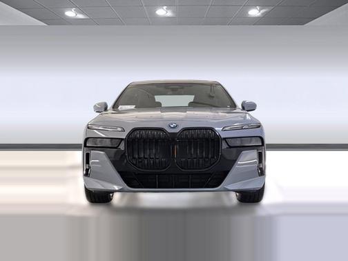 Brooklyn Grey Metallic 2026 BMW i7 eDrive50
