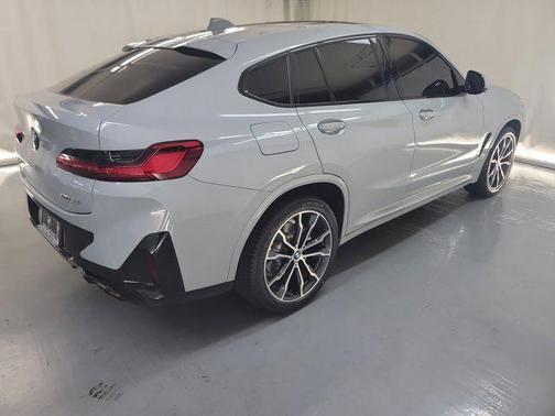 2023 BMW X4 xDrive30i