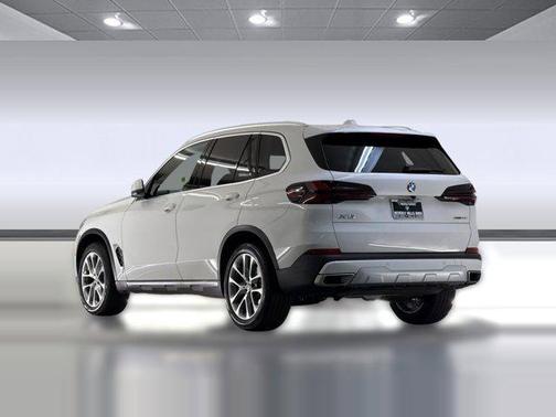 Alpine White 2026 BMW X5 sDrive40i