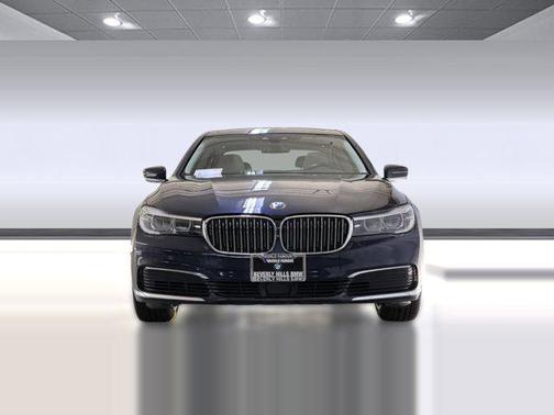 2019 BMW 740 740i