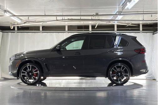 Dravit Grey Metallic 2026 BMW X5 M60i