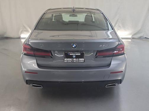 2022 BMW 530 i