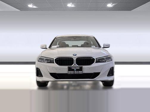 Alpine White 2025 BMW 330 330i