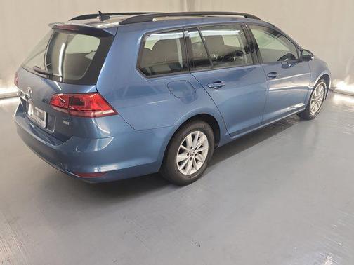 2016 Volkswagen Golf SportWagen TSI S 4-Door