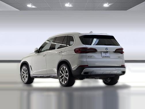 Alpine White 2023 BMW X5 sDrive40i