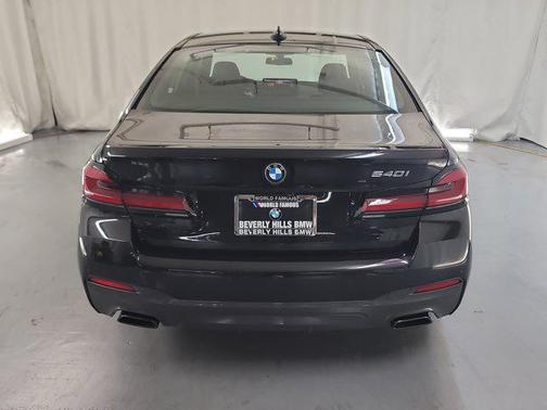2022 BMW 540 i