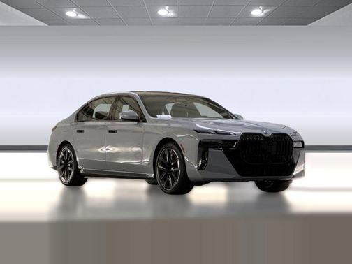 2026 BMW 750e i xDrive