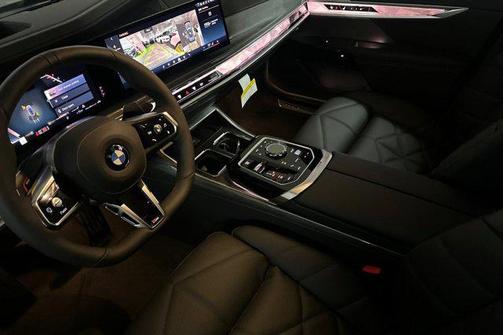 2026 BMW 740 i