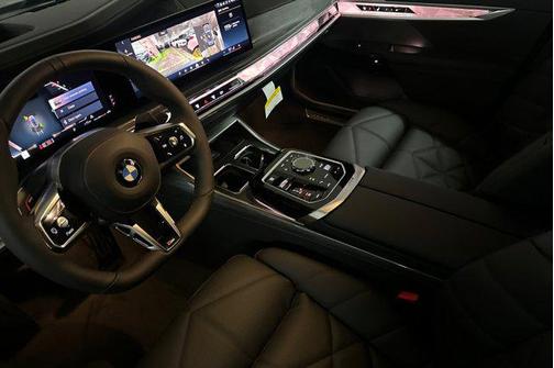 2026 BMW 740 i