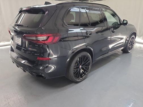 2022 BMW X5 M50i