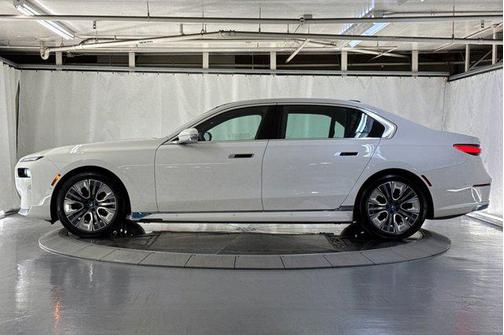 Alpine White 2023 BMW i7 xDrive60
