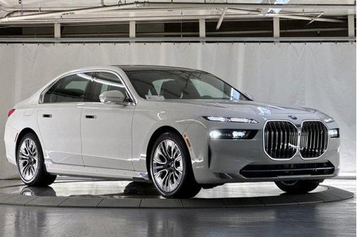 Alpine White 2023 BMW i7 xDrive60