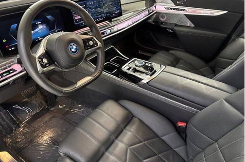 Alpine White 2023 BMW i7 xDrive60