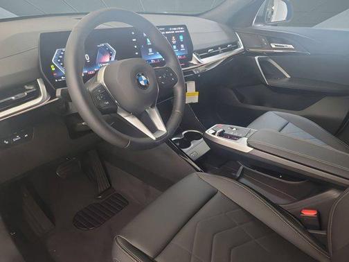 2025 BMW X2 xDrive28i