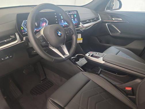 2025 BMW X2 xDrive28i