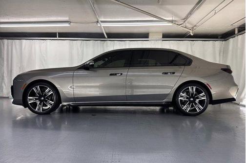 2024 BMW 740 740i
