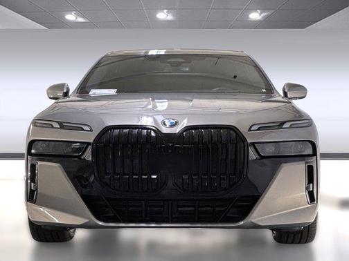 2024 BMW 740 740i