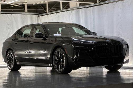 2026 BMW 740 740i