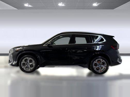 Black Sapphire Metallic 2025 BMW X1 xDrive28i