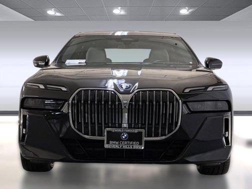 2023 BMW 740 i