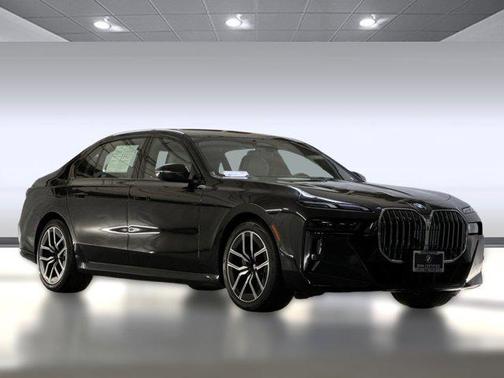 2023 BMW 740 i
