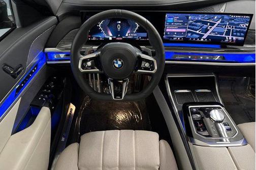 2023 BMW 740 i