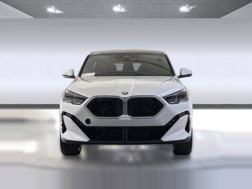 Mineral White Metallic 2026 BMW X2 xDrive28i