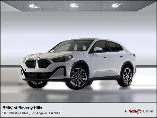 Mineral White Metallic 2026 BMW X2 xDrive28i