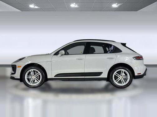Dolomite Silver Metallic 2023 Porsche Macan Macan