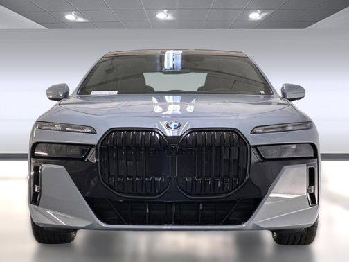 2026 BMW 740 i