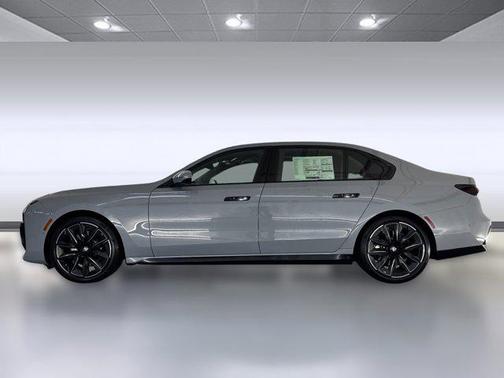 2026 BMW 740 i