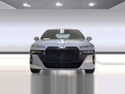 2026 BMW 740 i