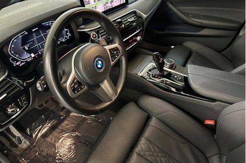 2022 BMW 530e Base