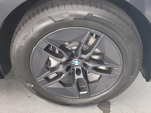 2026 BMW iX xDrive45