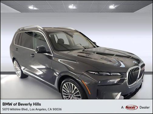 2025 BMW X7 xDrive40i