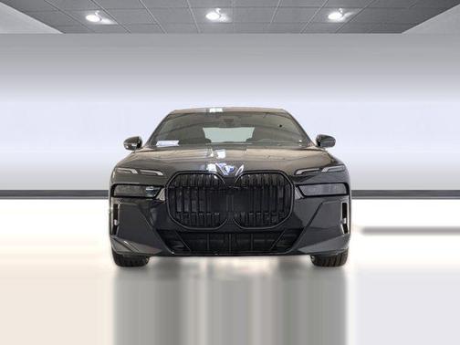 2026 BMW 740 740i