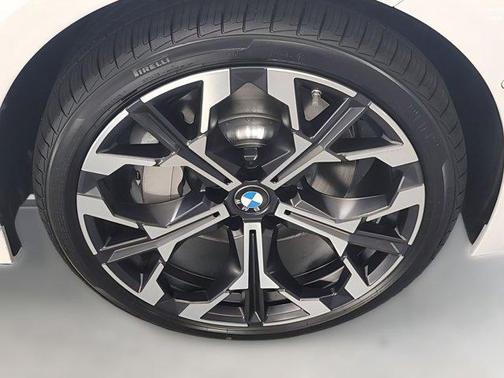 2025 BMW 330 i