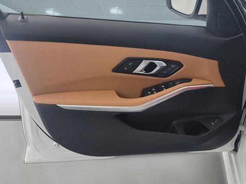 2025 BMW 330 i