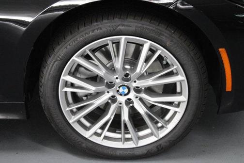 2024 BMW 330 i xDrive