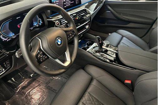 2022 BMW 530e Base