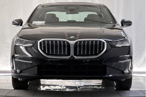 Black Sapphire Metallic 2026 BMW 530 530i