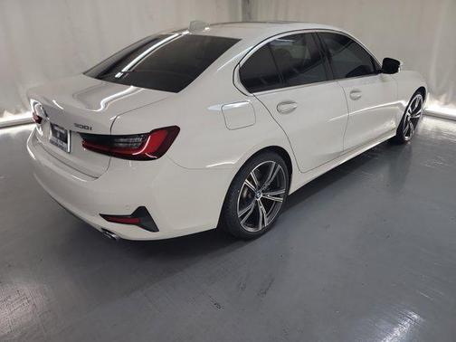 2022 BMW 330 330i